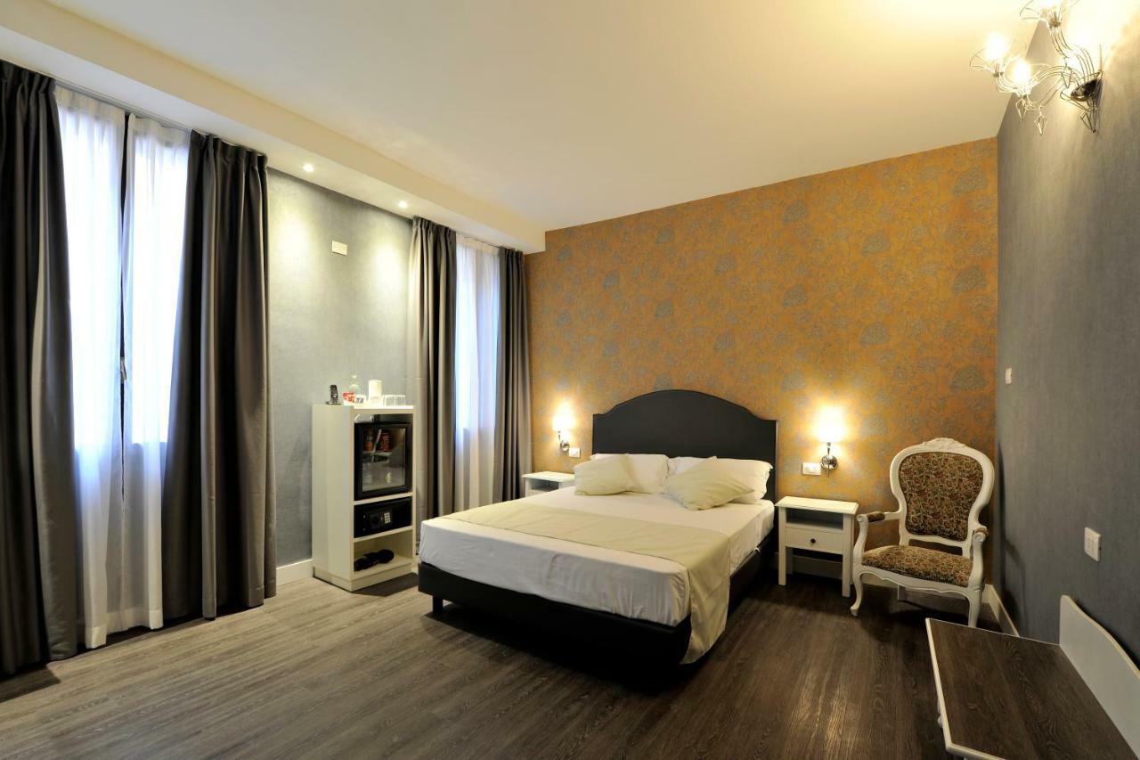 Maxxim Hotel Ferrara Luaran gambar